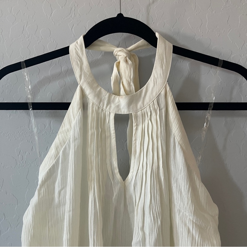 Coco + Jaimeson Elegant Cream Halter Top, in great condition.